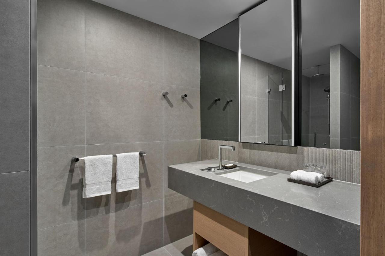Hotel Courtyard By Marriott Melbourne Flagstaff Gardens Exterior foto